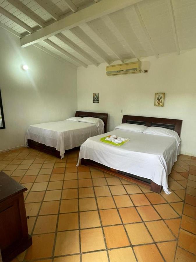 Hotel Candilejas Puerto Berrio Екстериор снимка
