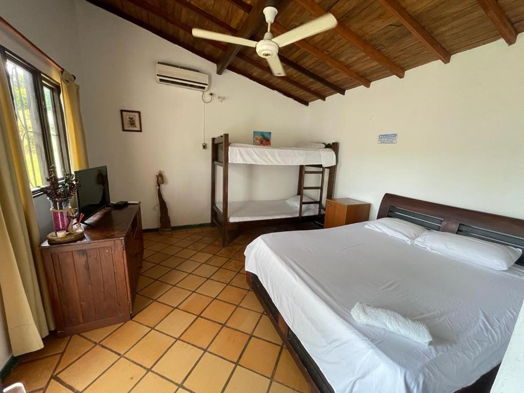 Hotel Candilejas Puerto Berrio Екстериор снимка