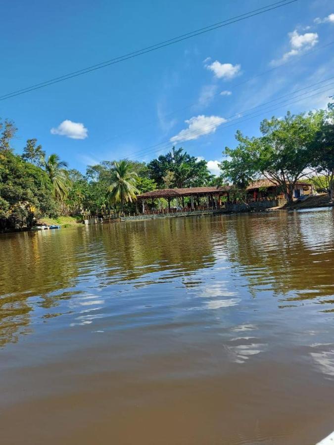 Hotel Candilejas Puerto Berrio Екстериор снимка